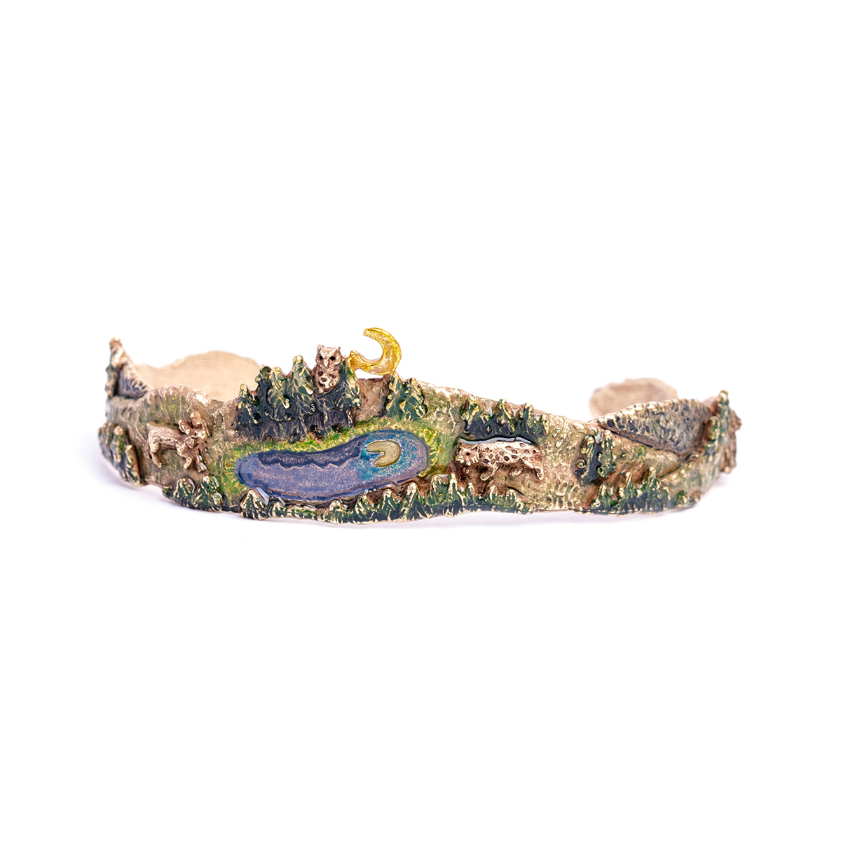 森の泉に三日月が映る情景を描いた幻想的なブレスレット。